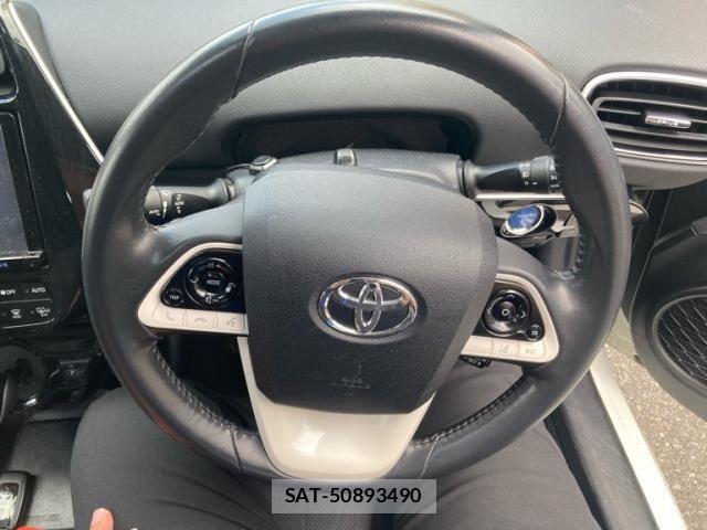 Toyota PRIUS 2016-08 8355379-11