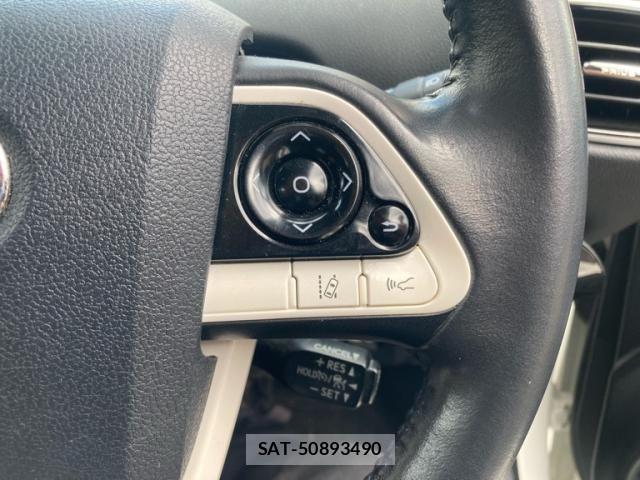 Toyota PRIUS 2016-08 8355379-12