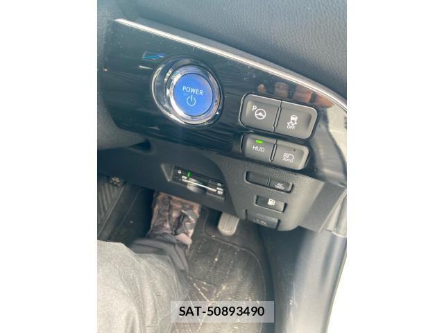 Toyota PRIUS 2016-08 8355379-13