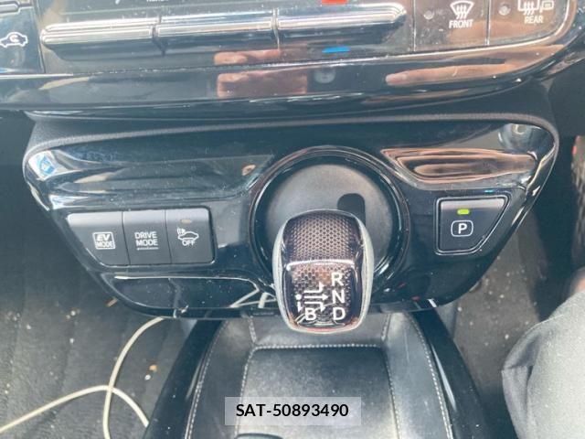 Toyota PRIUS 2016-08 8355379-15