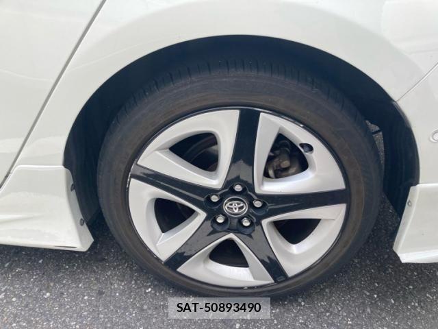Toyota PRIUS 2016-08 8355379-5