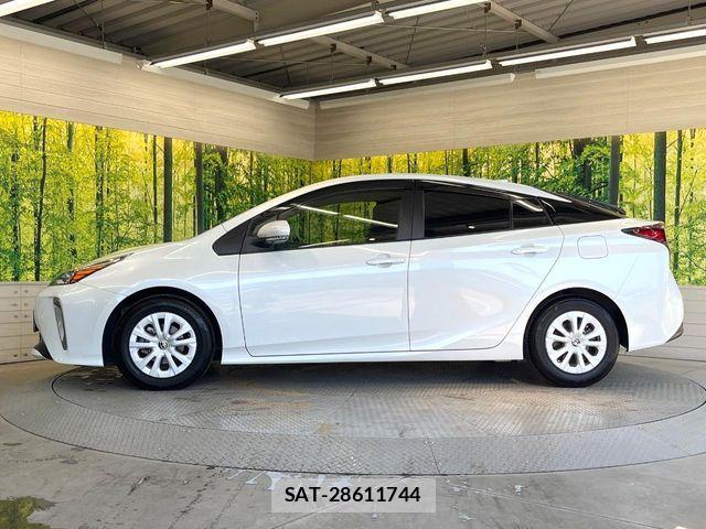 Toyota PRIUS 2021-11 8355367-5