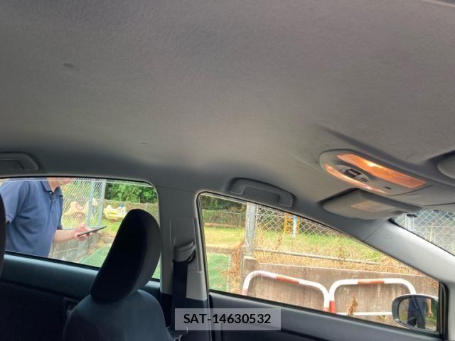 Toyota PRIUS 2015-07 8355392-13