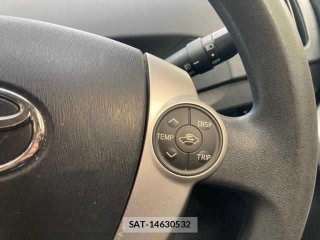 Toyota PRIUS 2015-07 8355392-16