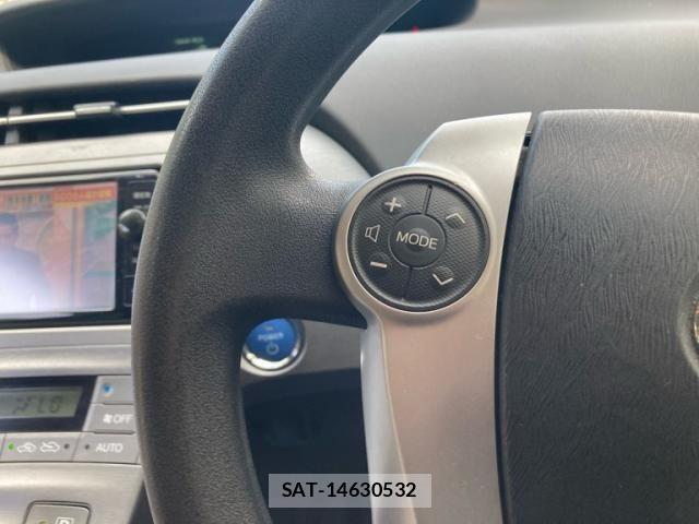 Toyota PRIUS 2015-07 8355392-17
