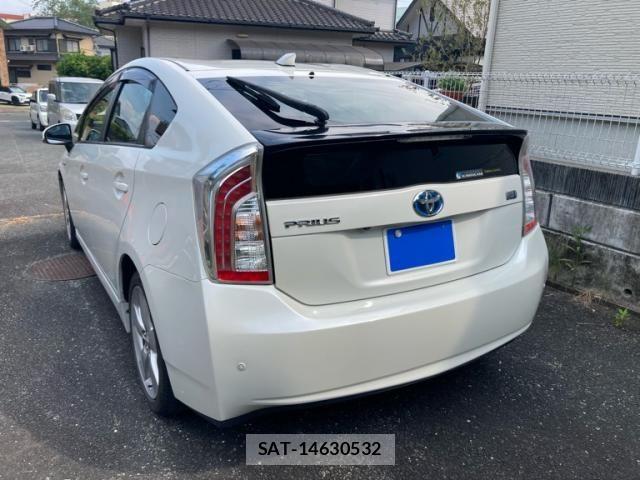 Toyota PRIUS 2015-07 8355392-2