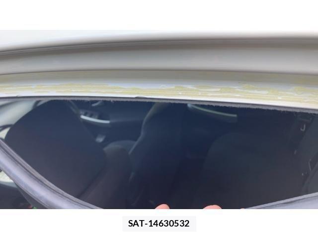 Toyota PRIUS 2015-07 8355392-29