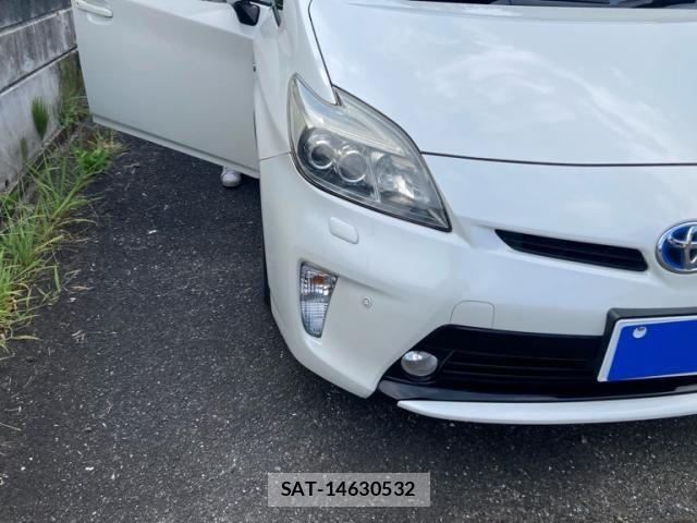 Toyota PRIUS 2015-07 8355392-4