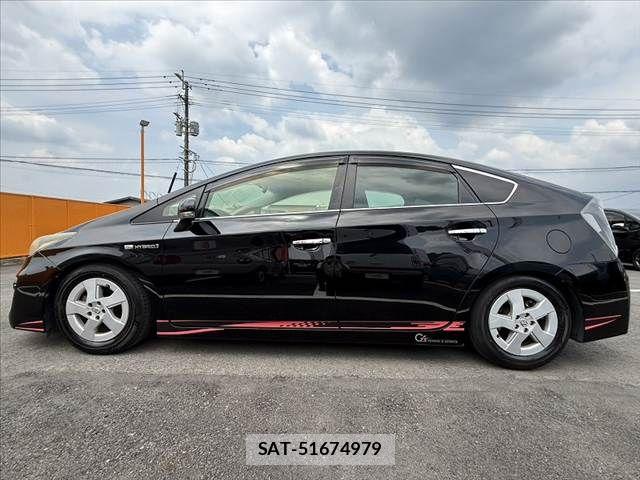 Toyota PRIUS 2013-03 8355397-10