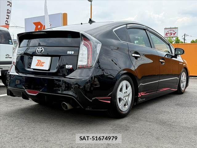 Toyota PRIUS 2013-03 8355397-12