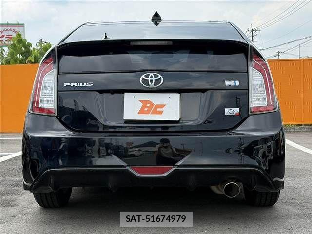 Toyota PRIUS 2013-03 8355397-13