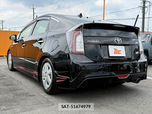 Toyota PRIUS 2013-03 8355397-14
