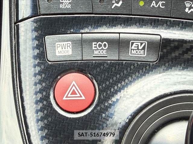 Toyota PRIUS 2013-03 8355397-23