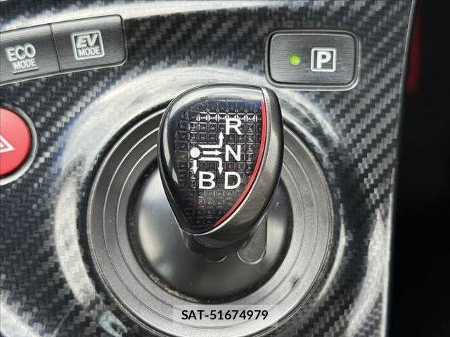 Toyota PRIUS 2013-03 8355397-24