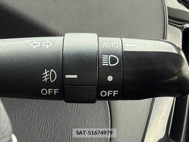 Toyota PRIUS 2013-03 8355397-28