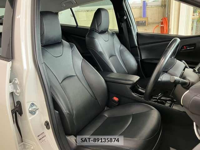 Toyota PRIUS 2019-02 8355364-10
