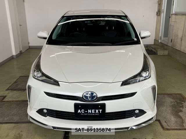 Toyota PRIUS 2019-02 8355364-12