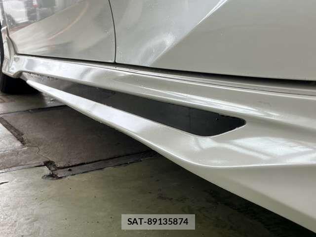 Toyota PRIUS 2019-02 8355364-2
