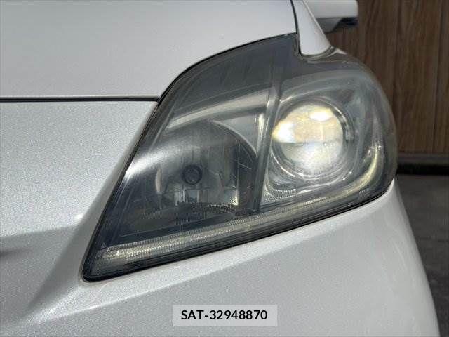 Toyota PRIUS 2013-11 8355387-14