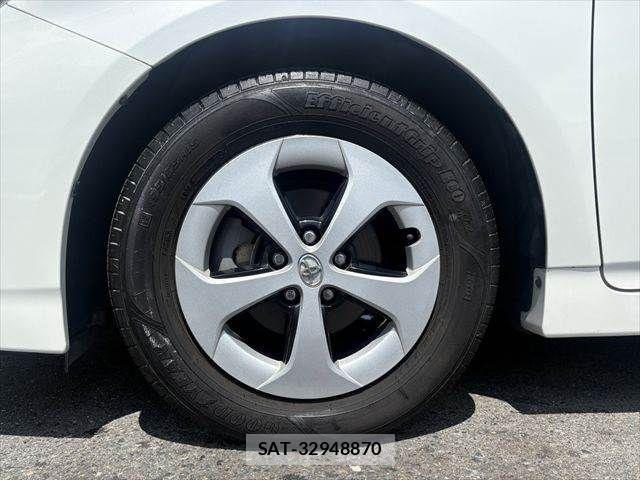 Toyota PRIUS 2013-11 8355387-16