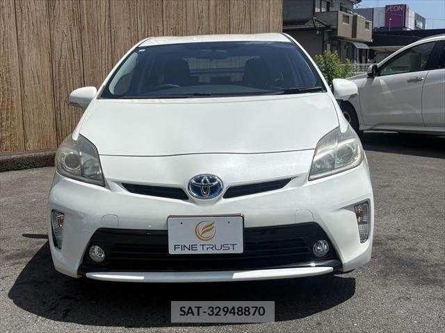 Toyota PRIUS 2013-11 8355387-17