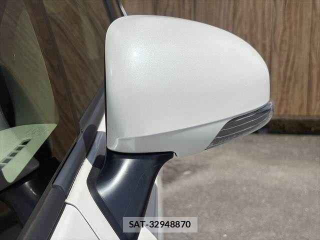 Toyota PRIUS 2013-11 8355387-28