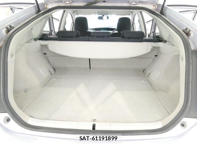 Toyota PRIUS 2012-03 8355394-10