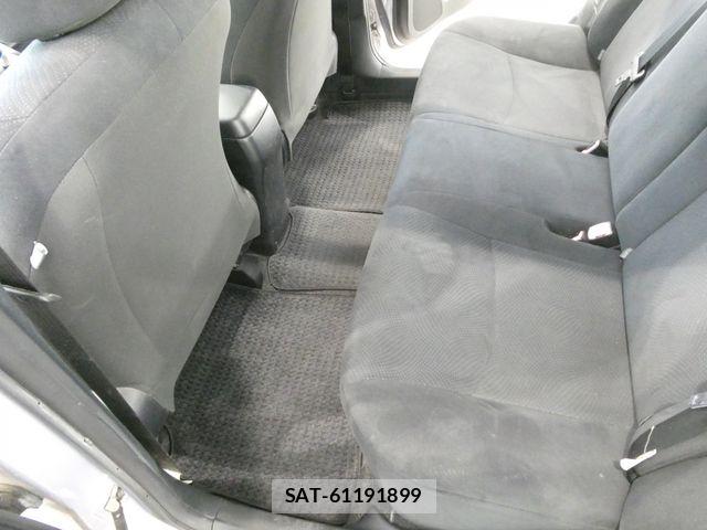 Toyota PRIUS 2012-03 8355394-17