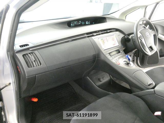 Toyota PRIUS 2012-03 8355394-18