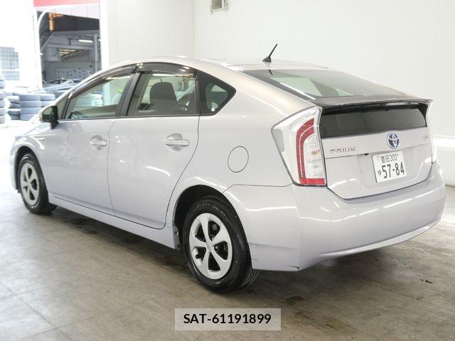 Toyota PRIUS 2012-03 8355394-1
