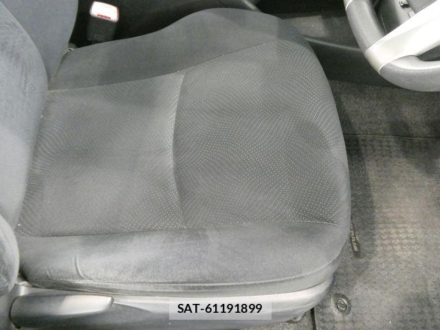 Toyota PRIUS 2012-03 8355394-19