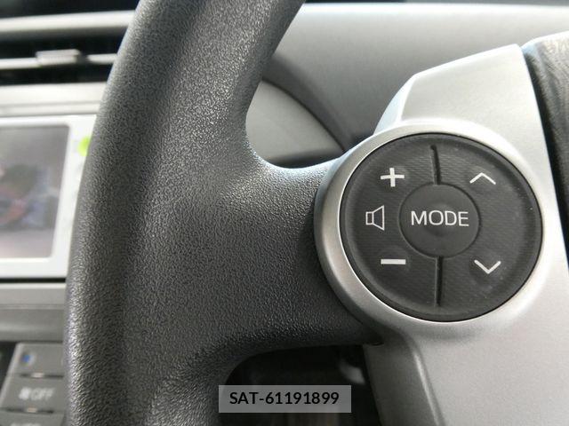 Toyota PRIUS 2012-03 8355394-23