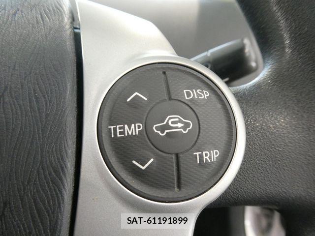 Toyota PRIUS 2012-03 8355394-24