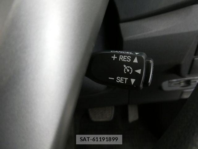 Toyota PRIUS 2012-03 8355394-25