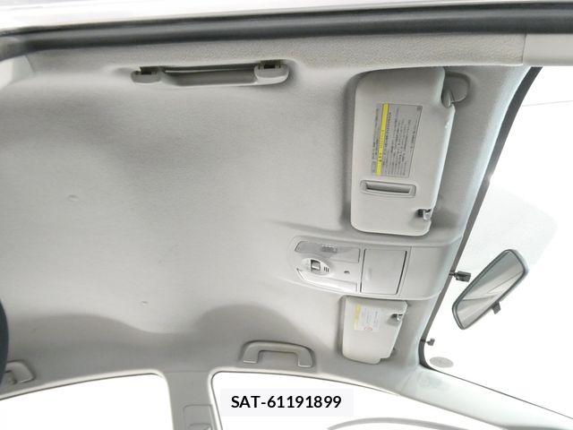 Toyota PRIUS 2012-03 8355394-28