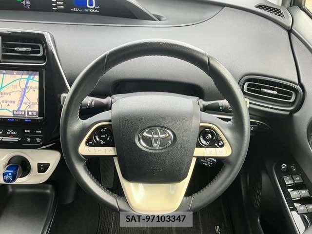 Toyota PRIUS 2016-05 8355368-9