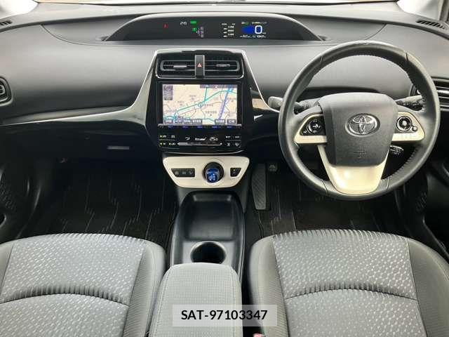 Toyota PRIUS 2016-05 8355368-10