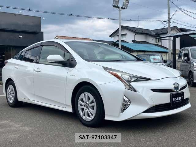Toyota PRIUS 2016-05 8355368-16