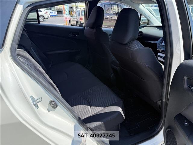 Toyota PRIUS 2017-07 8355380-17
