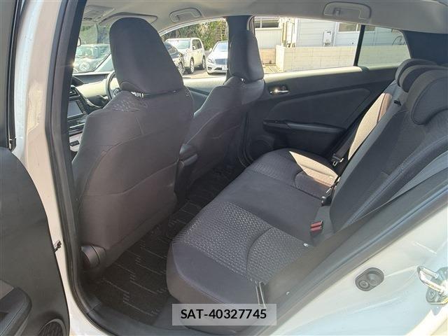 Toyota PRIUS 2017-07 8355380-25