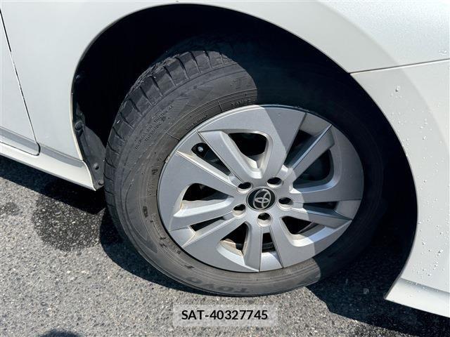 Toyota PRIUS 2017-07 8355380-4