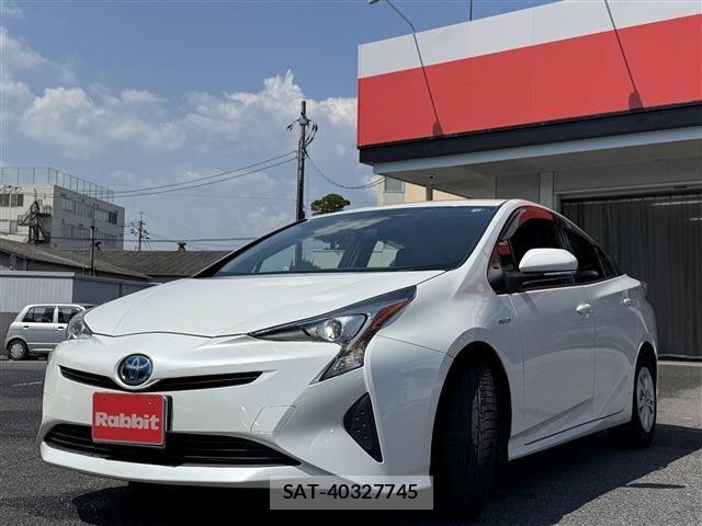 Toyota PRIUS 2017-07 8355380-7