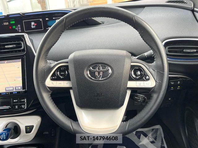 Toyota PRIUS 2016-05 8355370-10