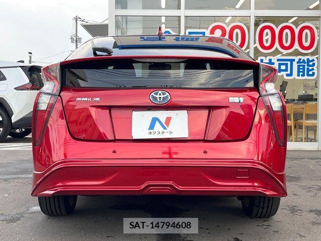 Toyota PRIUS 2016-05 8355370-14