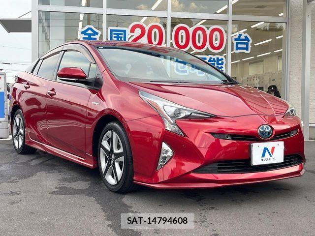 Toyota PRIUS 2016-05 8355370-15