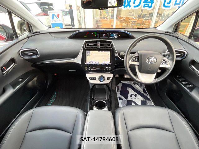Toyota PRIUS 2016-05 8355370-1