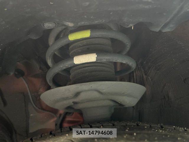 Toyota PRIUS 2016-05 8355370-19