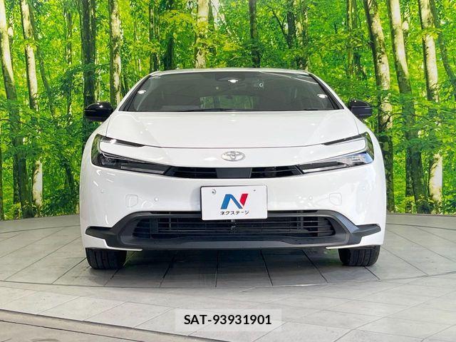 Toyota PRIUS 2023-03 8355363-13