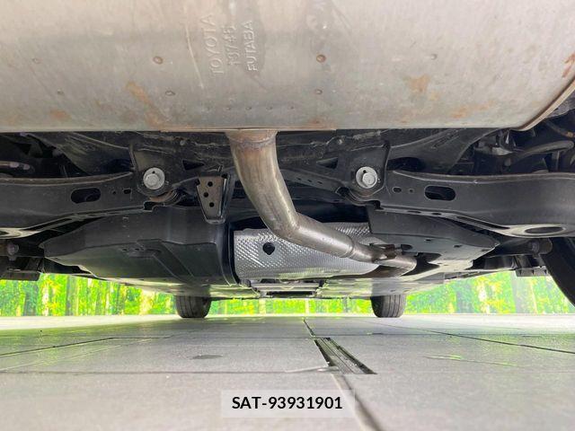 Toyota PRIUS 2023-03 8355363-18