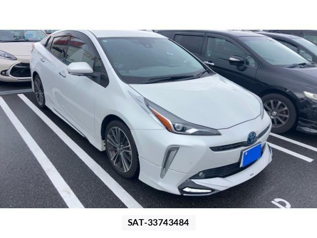 Toyota PRIUS 2021-08 8355366-1